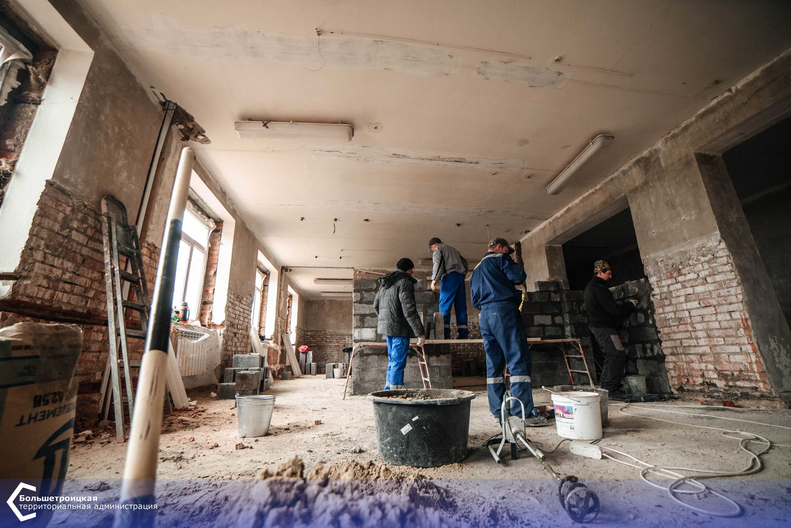 Продолжается ремонт Верхнеберёзовской школы.