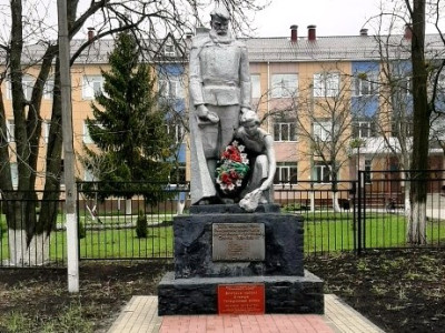 Братская могила 6 героев Гражданской войны (1918-1919 гг).